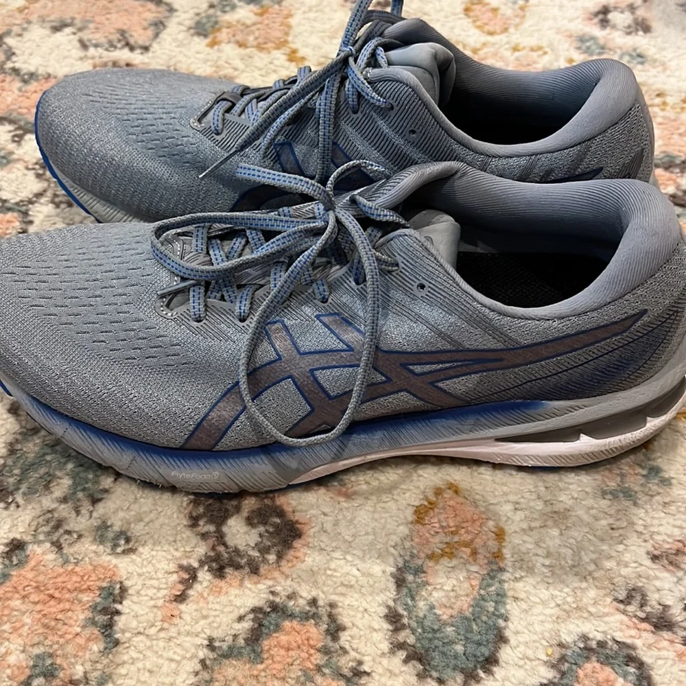 Asics - Picture 2 of 6